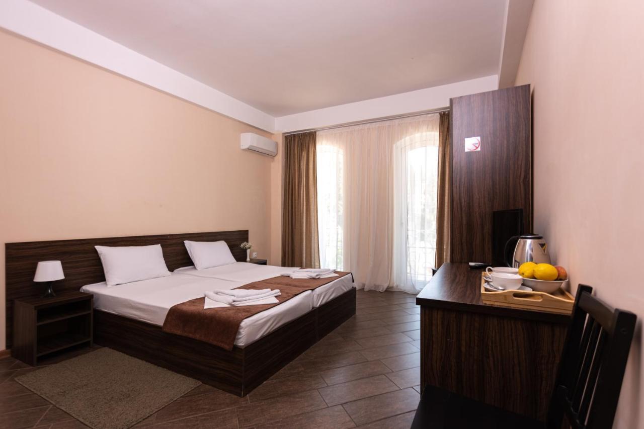 Hotel Nikopoli On Vodopadnaya 21А New Athos エクステリア 写真