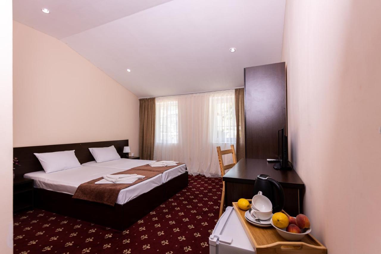 Hotel Nikopoli On Vodopadnaya 21А New Athos エクステリア 写真