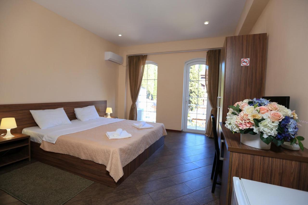 Hotel Nikopoli On Vodopadnaya 21А New Athos エクステリア 写真