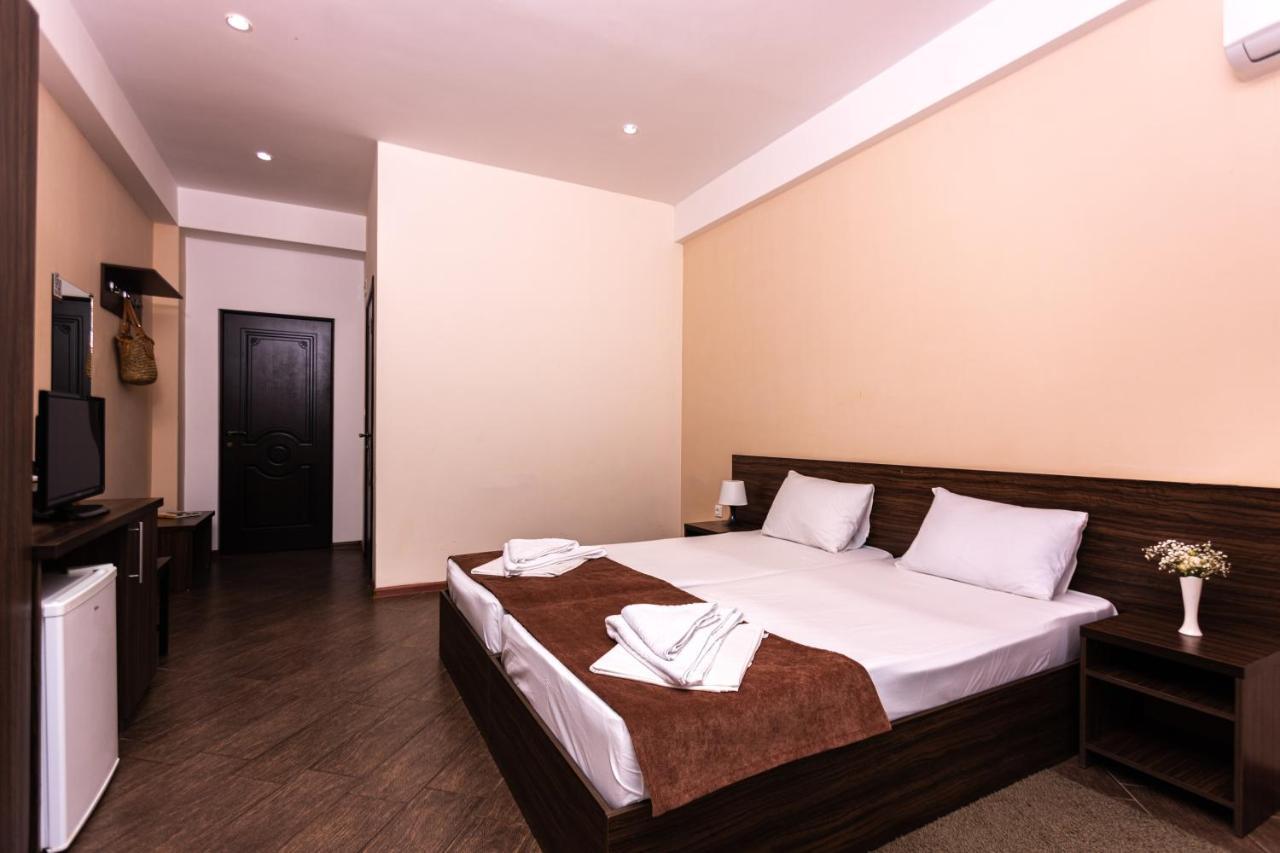 Hotel Nikopoli On Vodopadnaya 21А New Athos エクステリア 写真