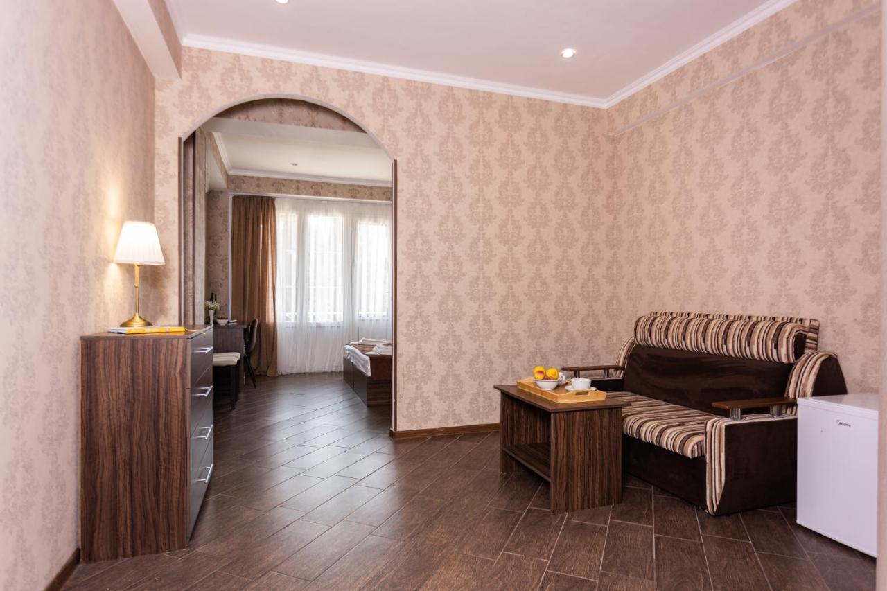Hotel Nikopoli On Vodopadnaya 21А New Athos エクステリア 写真