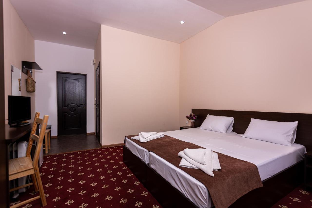 Hotel Nikopoli On Vodopadnaya 21А New Athos エクステリア 写真