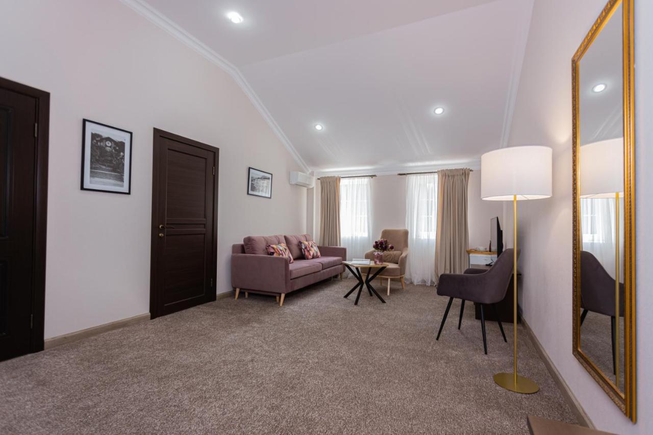 Hotel Nikopoli On Vodopadnaya 21А New Athos エクステリア 写真