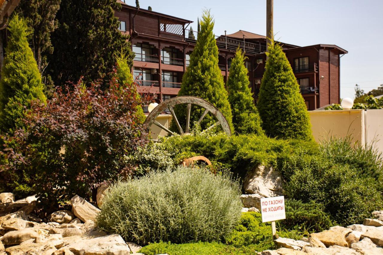 Hotel Nikopoli On Vodopadnaya 21А New Athos エクステリア 写真